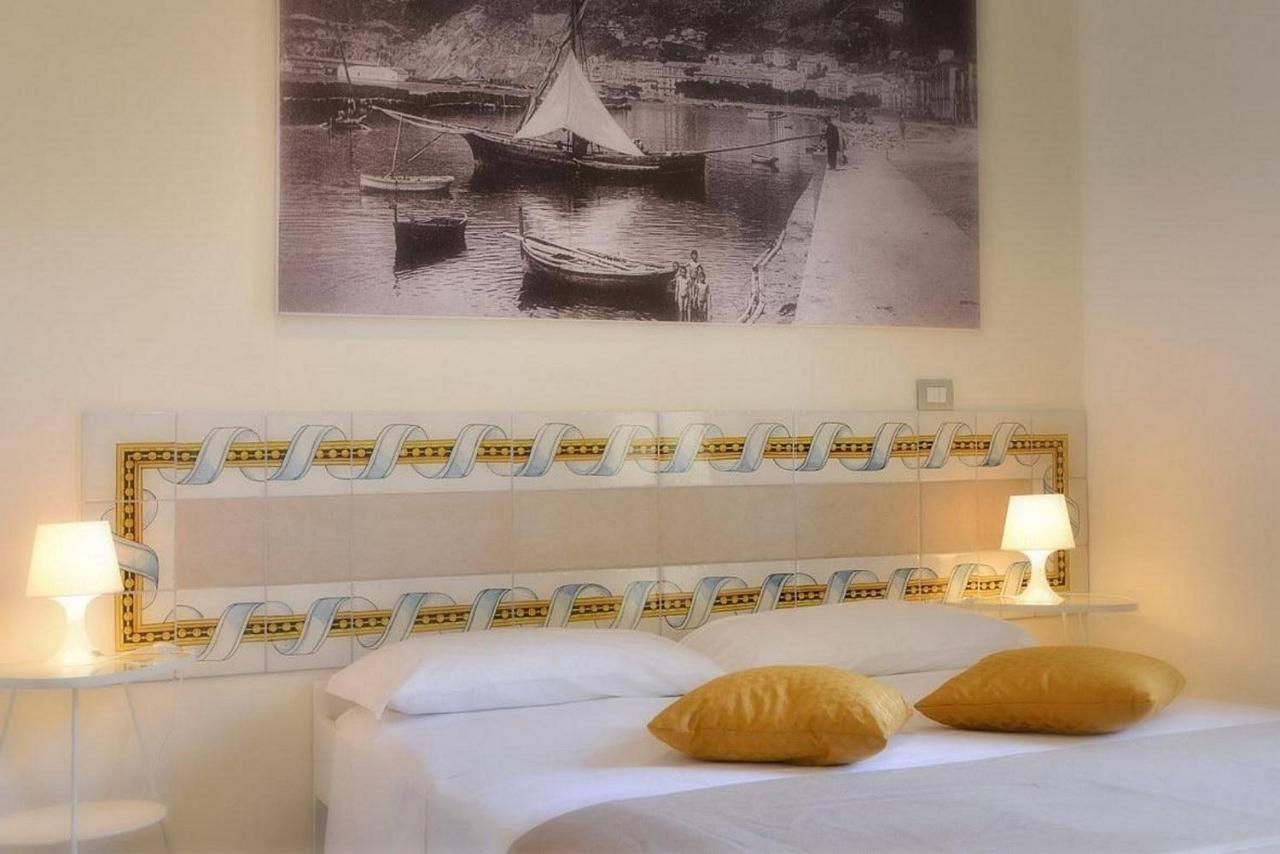Santi E Saraceni Rooms Салерно Екстер'єр фото