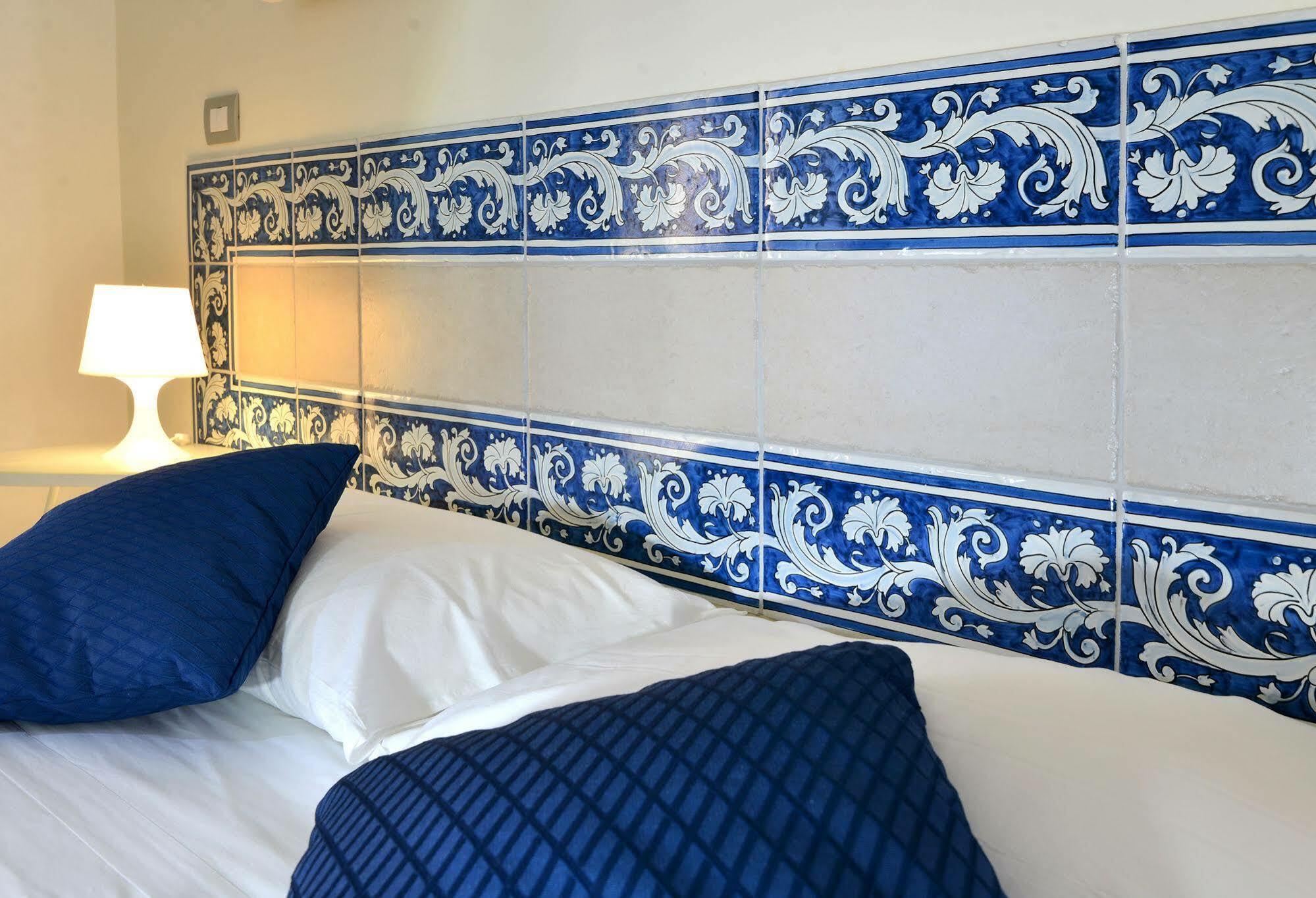 Santi E Saraceni Rooms Салерно Екстер'єр фото