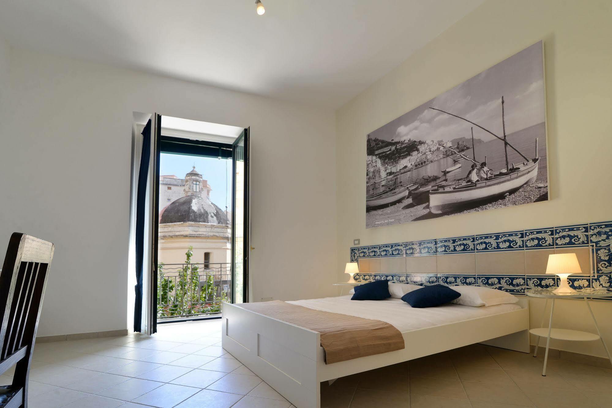 Santi E Saraceni Rooms Салерно Екстер'єр фото