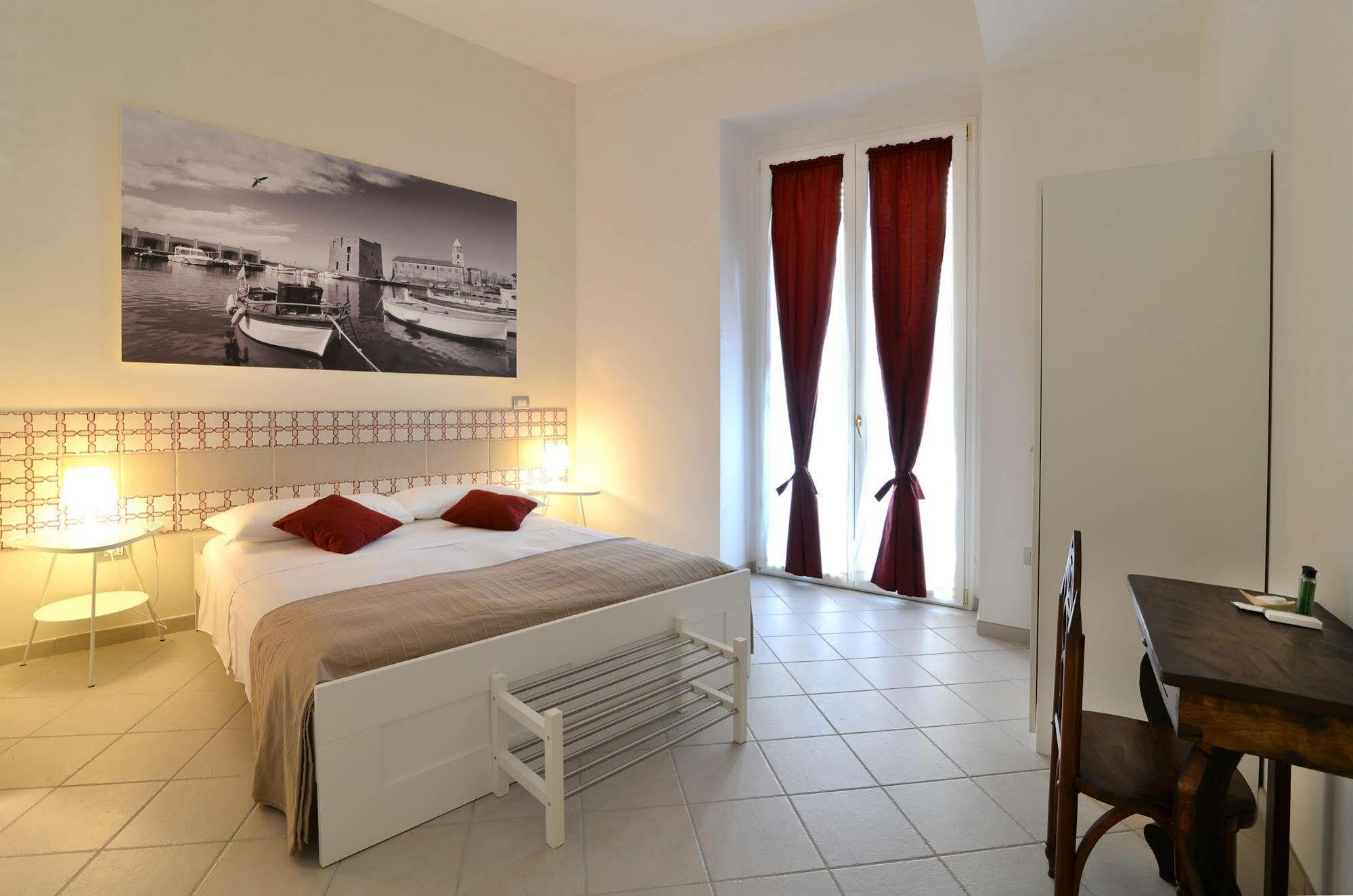 Santi E Saraceni Rooms Салерно Екстер'єр фото