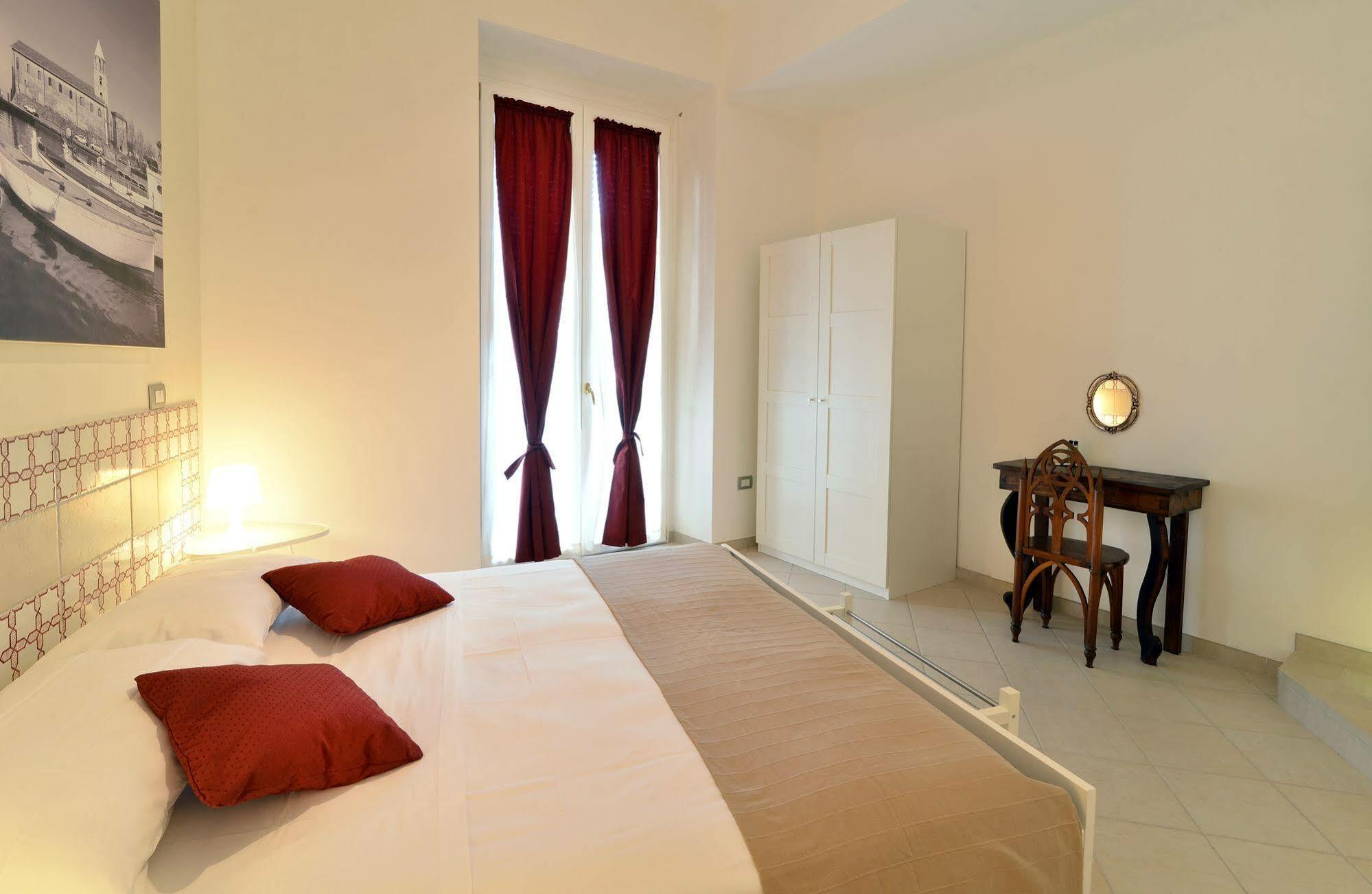 Santi E Saraceni Rooms Салерно Екстер'єр фото